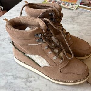 Old Navy Faux Fur Hiking Boots/Stylish Boots